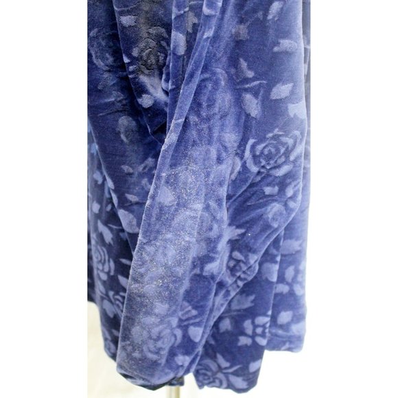 Extra Shenanigans Blue Embossed Velvet Rose Blouse Women's 3X Holiday Party - Picture 6 of 9